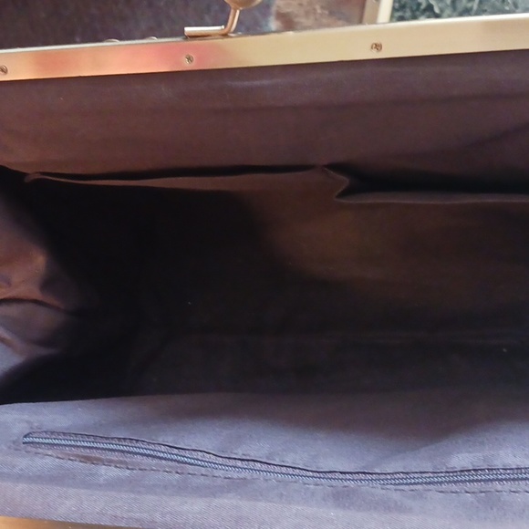 Purse - Picture 2 of 4